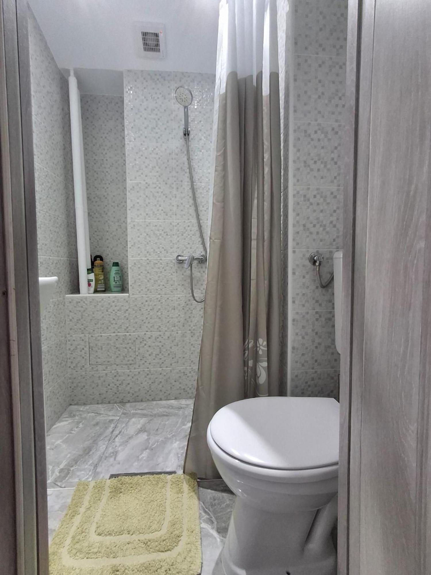 Anna Home Ramnicu Valcea Exterior photo